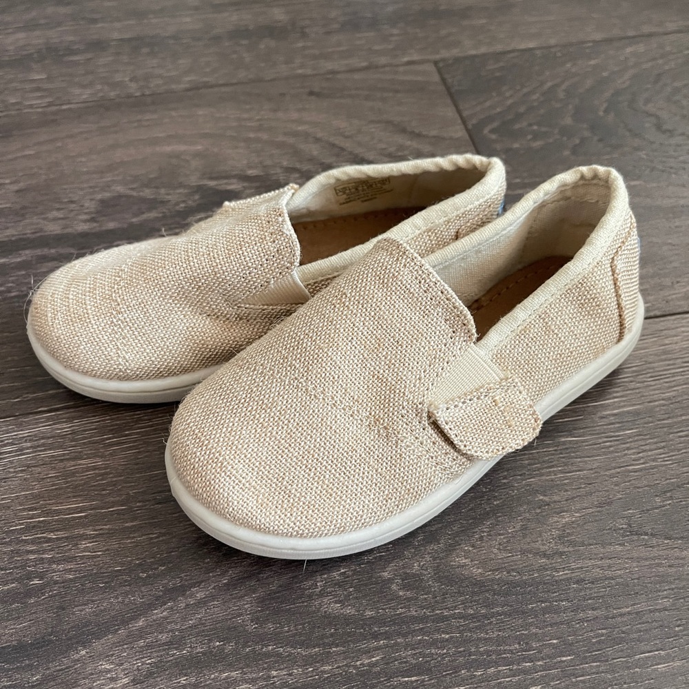 Toms Toddler shoes size T9 NEW without box